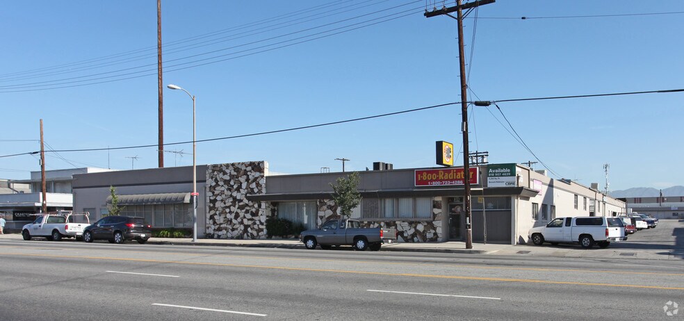 13161-13165 Sherman Way, North Hollywood, CA à louer - Photo principale - Image 1 de 11