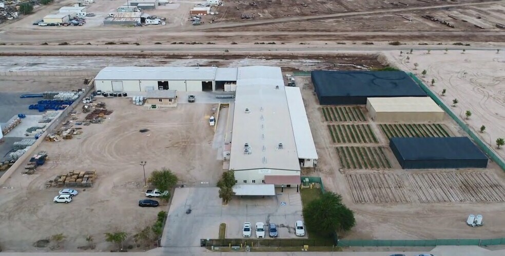 798 E Heil Ave, El Centro, CA à vendre - Photo principale - Image 1 de 8