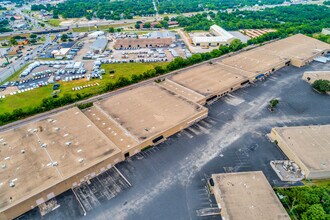 570 N Beach St, Fort Worth, TX à louer Photo intérieure- Image 2 de 4