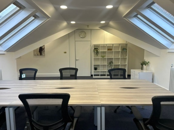 9 Park Sq E, Leeds for lease Interior Photo- Image 1 of 3