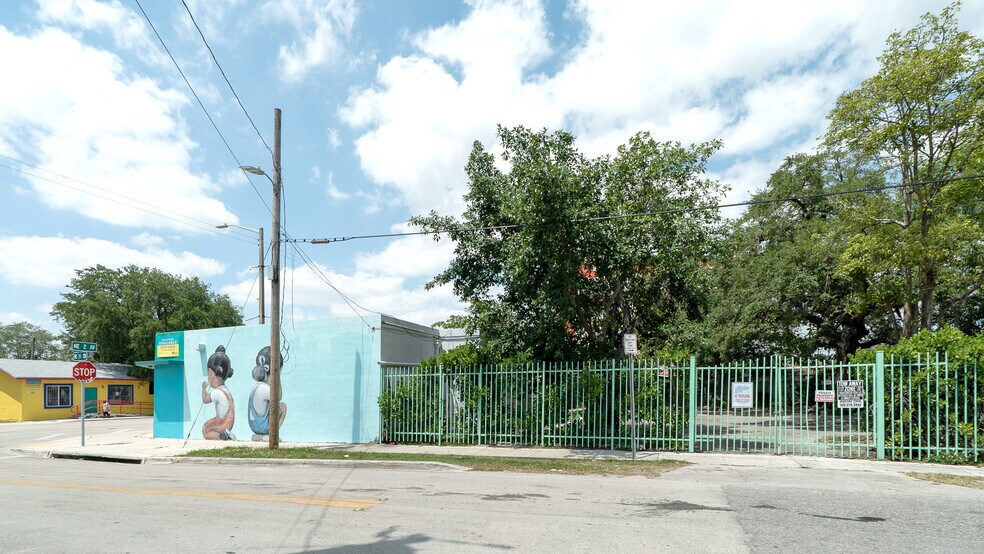 5535 NE 2nd Ave, Miami, FL à louer - Photo du bâtiment - Image 3 de 9
