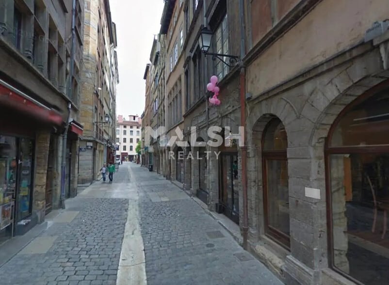 Commerce de détail dans Lyon à louer - Photo du bâtiment - Image 2 de 4