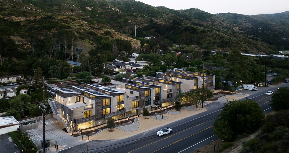 20412 Laguna Canyon Rd, Laguna Beach, CA à vendre - Photo du bâtiment - Image 2 de 72