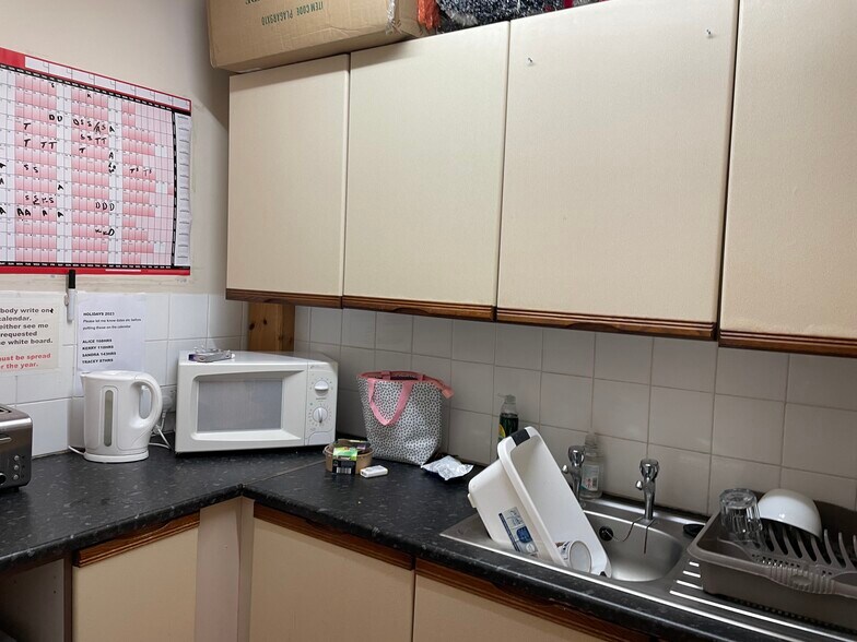 203 Grimsby Rd, Cleethorpes for sale - Interior Photo - Image 3 of 5