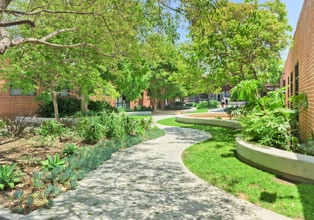 10121 Jefferson Blvd, Culver City, CA for lease Building Photo- Image 2 of 7