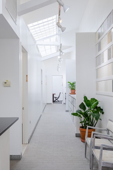 234 Russell St, Brooklyn, NY for lease - Interior Photo - Image 3 of 30