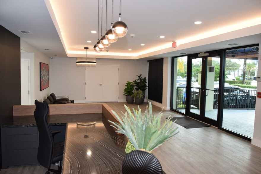 630 US Highway 1, North Palm Beach, FL for lease - Interior Photo - Image 3 of 4