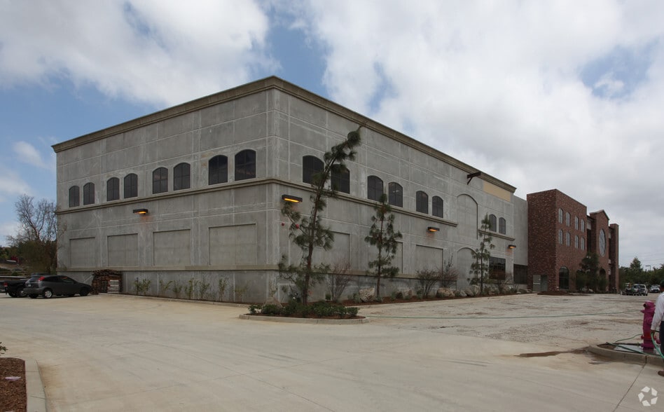 1977 Citracado Pky, Escondido, CA for lease - Building Photo - Image 3 of 5