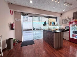 Retail in Barcelona, Barcelona for lease Interior Photo- Image 2 of 13