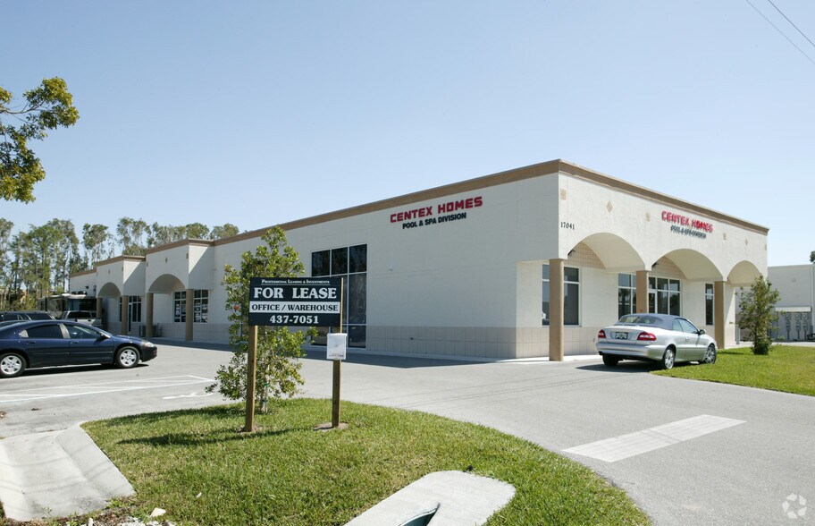 17041 Alico Commerce Ct, Fort Myers, FL à louer - Photo du bâtiment - Image 2 de 61