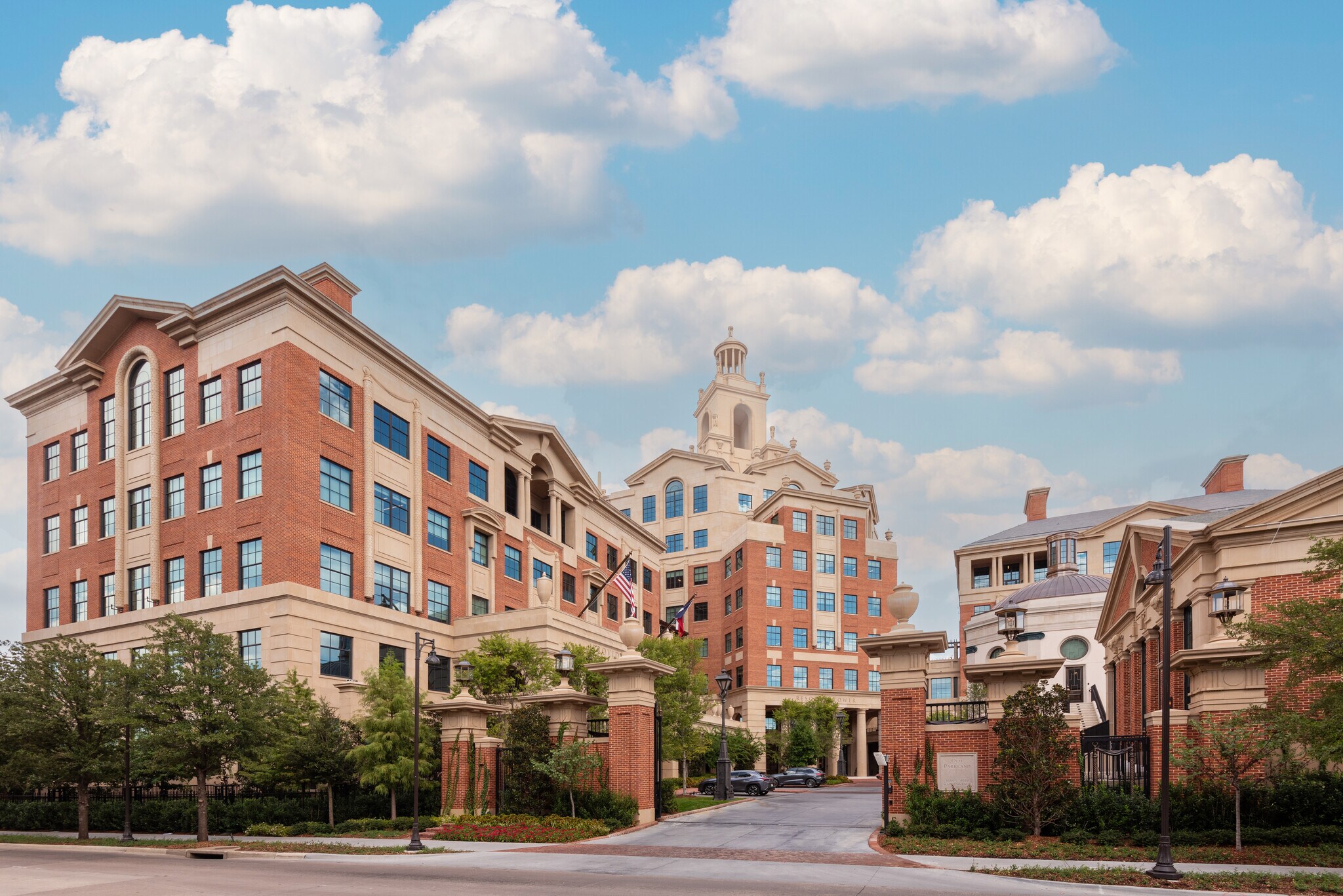 4010-4030 Maple Ave, Dallas, TX à louer Photo du bâtiment- Image 1 de 23