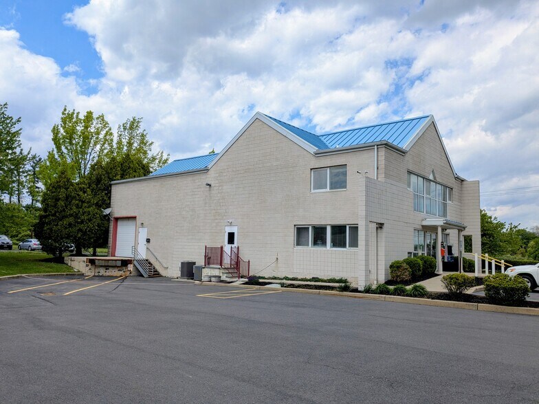 470 Route 31 N, Ringoes, NJ à louer - Photo du bâtiment - Image 2 de 9