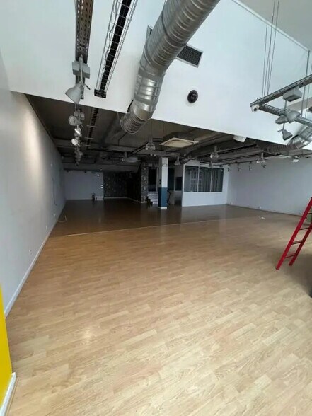 5 Rue Aumont-Thiéville, Paris à louer - Photo du bâtiment - Image 3 de 15