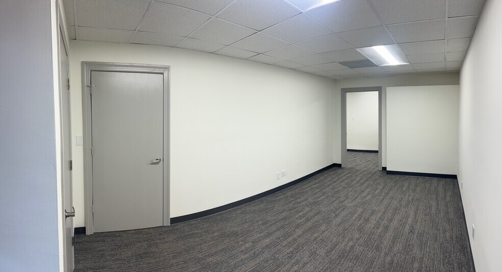 3111 Fortune Way, Wellington, FL for lease - Interior Photo - Image 2 of 5
