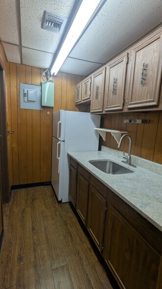 2940 S WW White Rd, San Antonio, TX à louer - Photo du bâtiment - Image 3 de 10