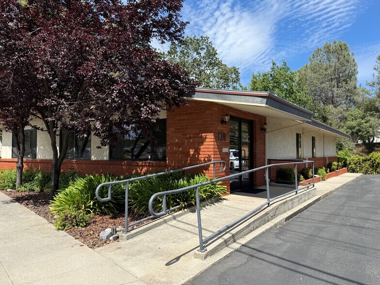 128 East St, Auburn, CA for lease - Building Photo - Image 2 of 29