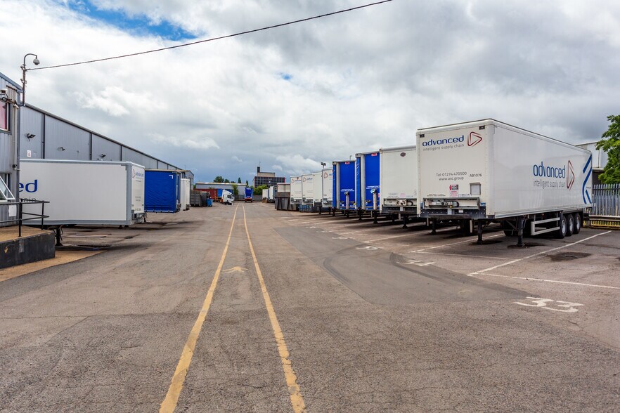 Eismann Way, Corby for lease - Building Photo - Image 3 of 3