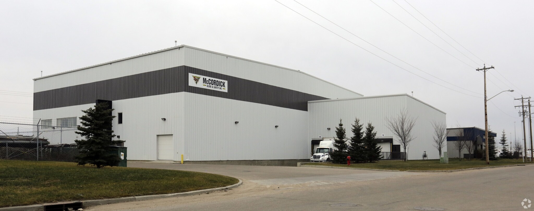 195 Turbo Dr, Sherwood Park, AB for sale Primary Photo- Image 1 of 1