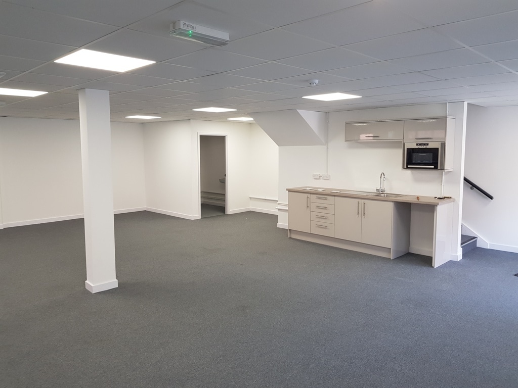 Newbury Rd, Kingsclere for lease Interior Photo- Image 1 of 4