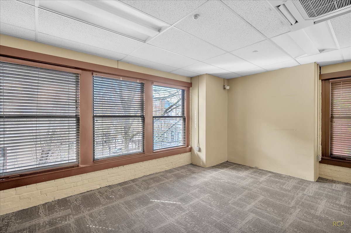 75 NW Couch St, Portland, OR for lease Interior Photo- Image 1 of 11