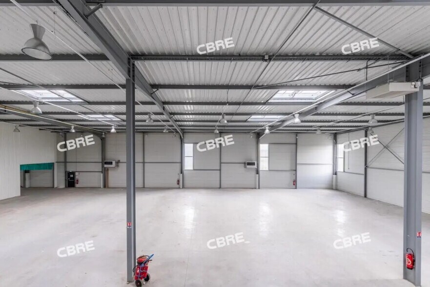 Bureau dans Lieusaint à louer - Photo intérieure - Image 3 de 24