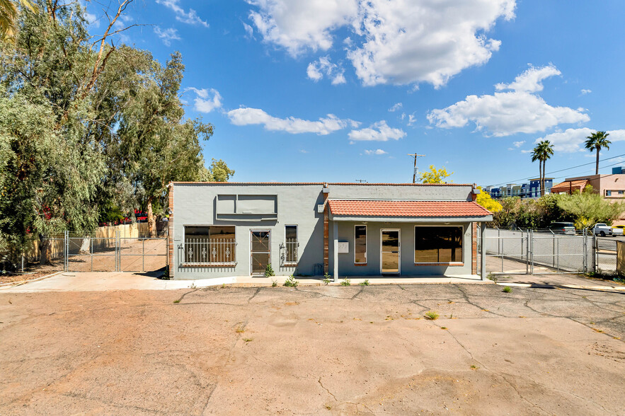 1219 S McClintock Dr, Tempe, AZ à louer - Photo principale - Image 1 de 6