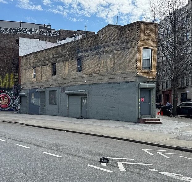 373 S 1st St, Brooklyn, NY for lease - Building Photo - Image 3 of 14