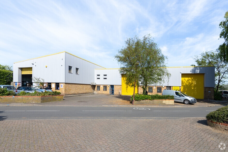 Mill Hall, Aylesford for lease - Primary Photo - Image 1 of 3