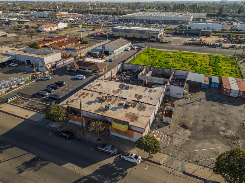 1346 W Main St, Merced, CA for sale - Building Photo - Image 2 of 12