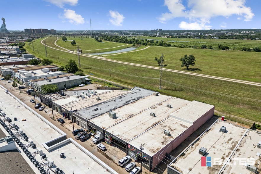 1835-1839 E Levee St, Dallas, TX à vendre - Photo du bâtiment - Image 3 de 22