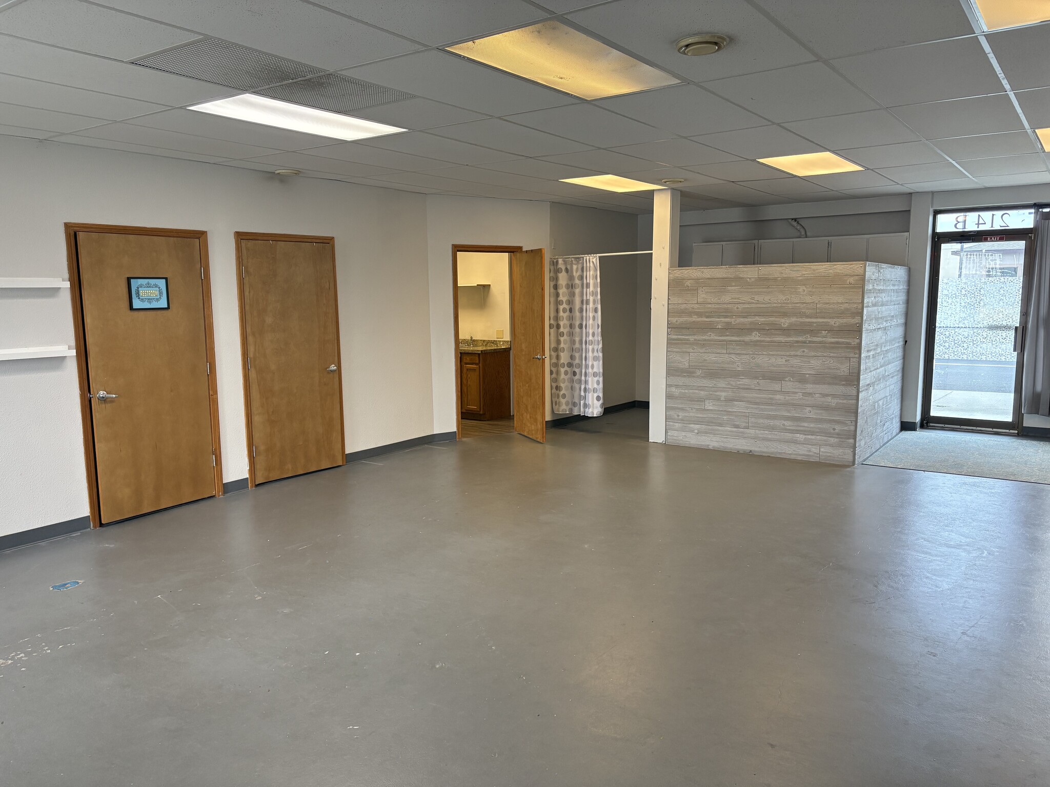 214 Torbett St, Richland, WA for lease Interior Photo- Image 1 of 4