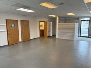 214 Torbett St, Richland, WA for lease Interior Photo- Image 1 of 4