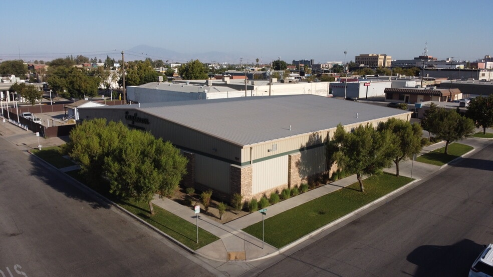 1517 25th St, Bakersfield, CA for lease - Building Photo - Image 3 of 7