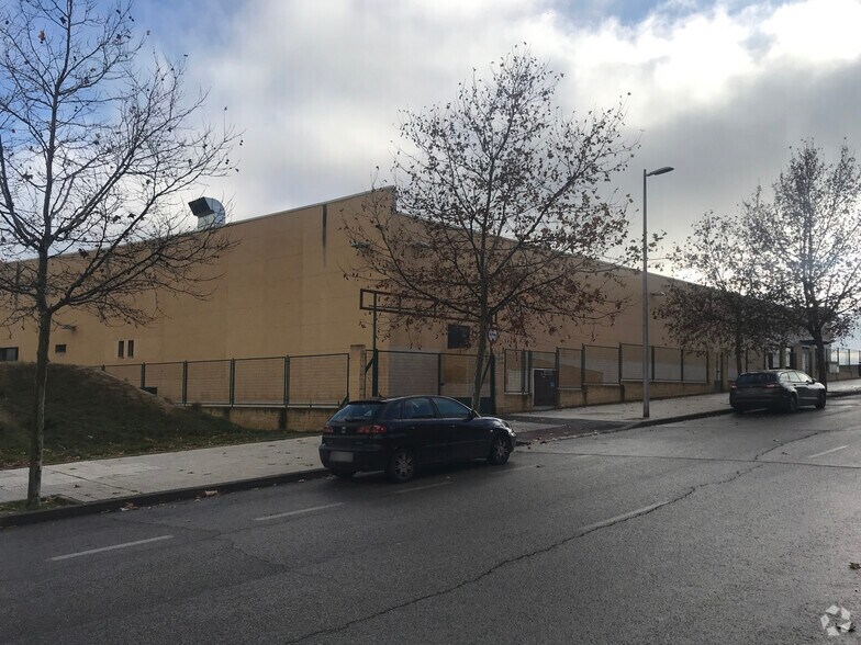 Retail in Navalcarnero, Madrid for lease - Building Photo - Image 2 of 7