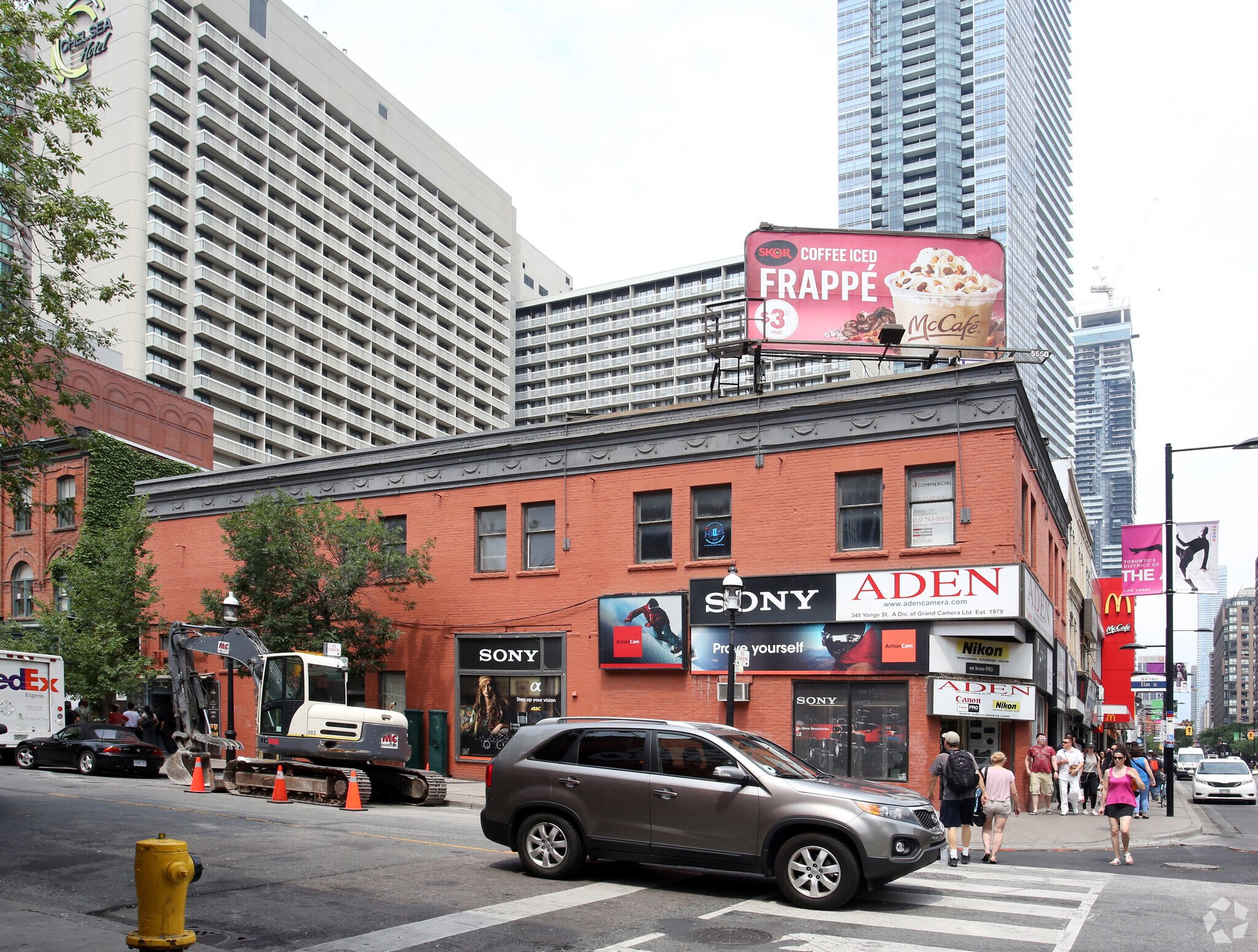 348-350 Yonge St, Toronto, ON à vendre Photo principale- Image 1 de 1