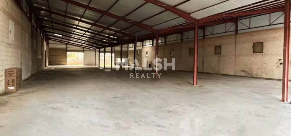 Flex dans Belleville-en-Beaujolais à louer - Photo du bâtiment - Image 2 de 8