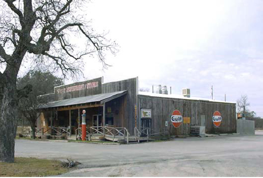 2341 N Main St, Junction, TX for lease - Primary Photo - Image 1 of 3