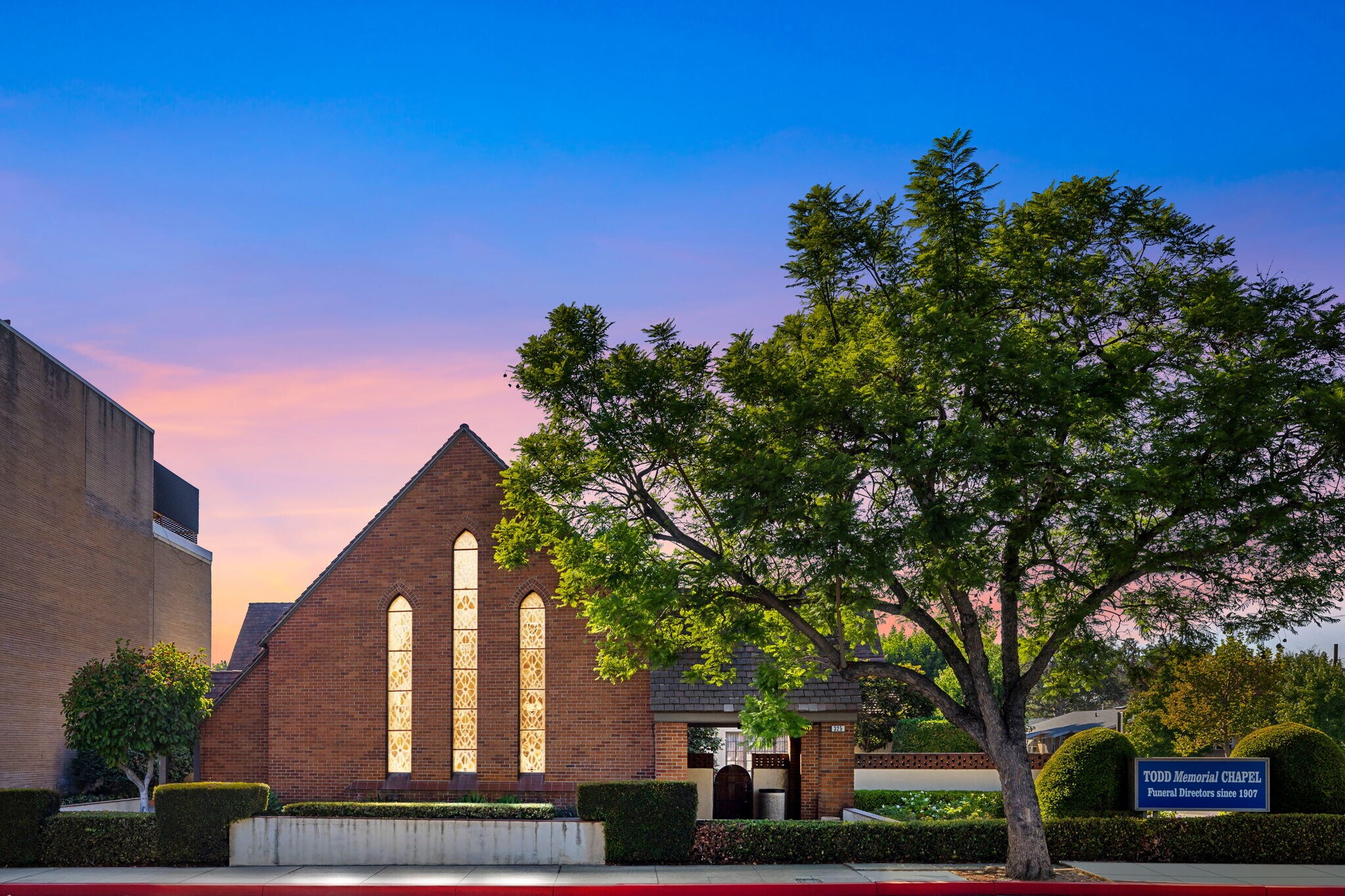 325 N Indian Hill Blvd, Claremont, CA à vendre Photo principale- Image 1 de 1