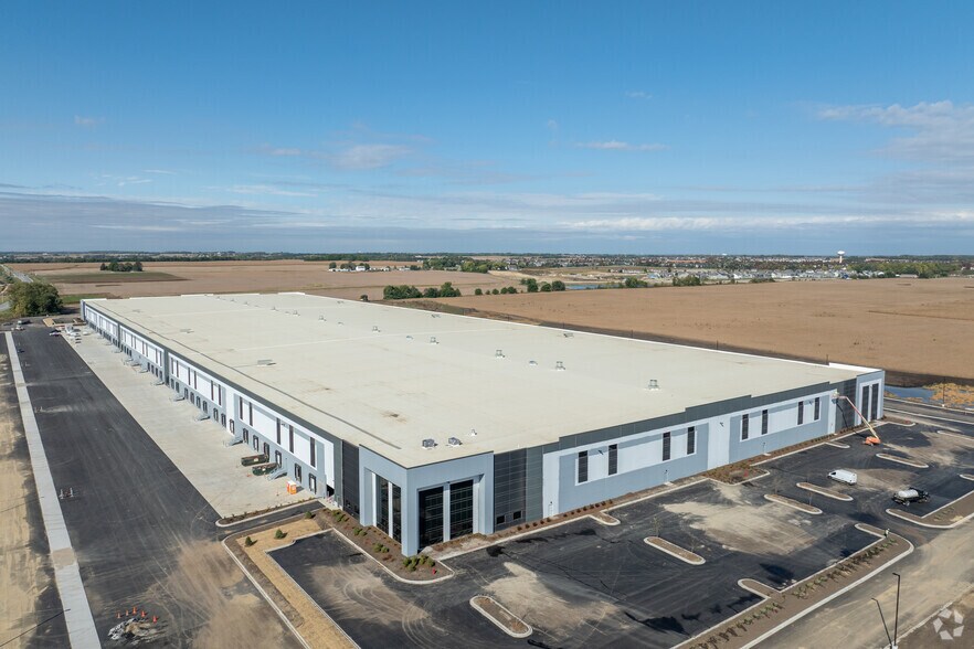 26220 W 143rd St, Plainfield, IL à louer - Photo du bâtiment - Image 2 de 2