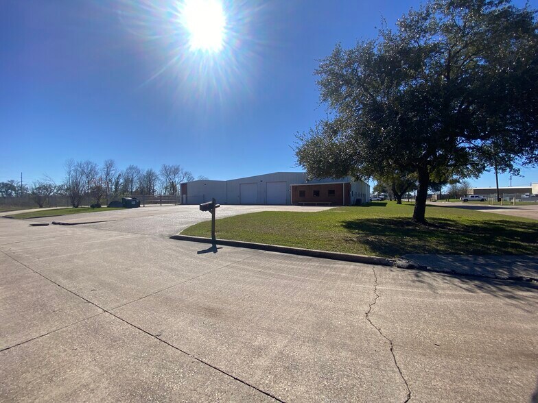 7030 Wespark Cir, Beaumont, TX à louer - Photo du bâtiment - Image 3 de 23