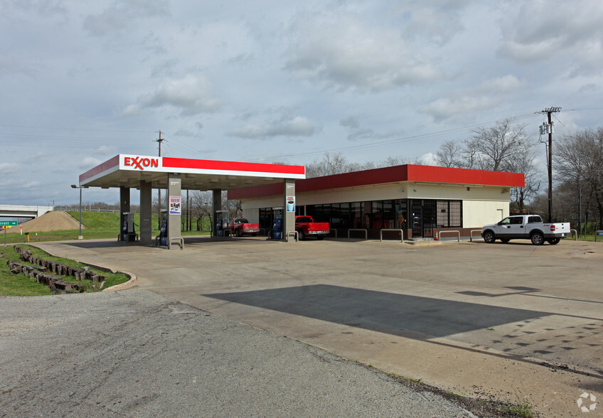 4942 N I-45, Ennis, TX à vendre - Photo du b timent - Image 1 de 1