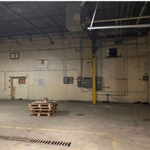 2845 W 48th Pl, Chicago, IL for lease Interior Photo- Image 2 of 5