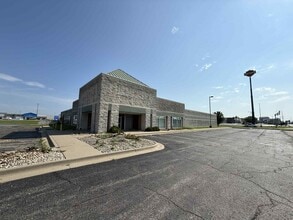 2800 Outer Dr, Marion, IL for lease Interior Photo- Image 2 of 6