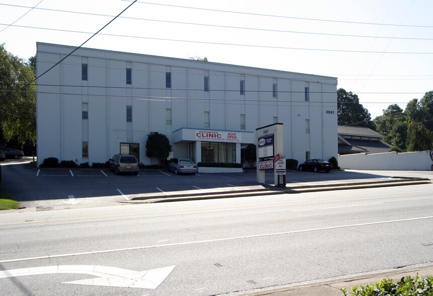 3867 Roswell Rd NE, Atlanta, GA à louer - Photo du bâtiment - Image 2 de 15