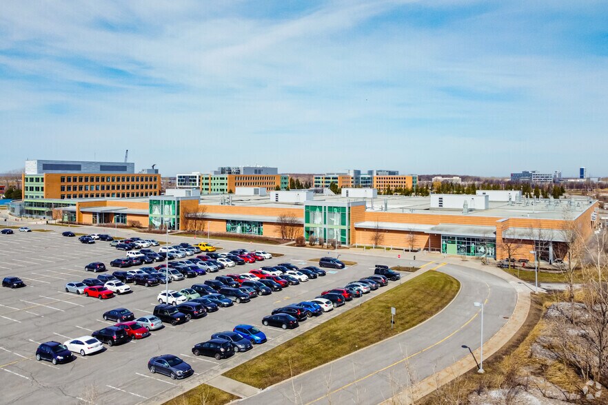 2311 Boul Alfred-Nobel, Montréal, QC à vendre - Photo du bâtiment - Image 1 de 1