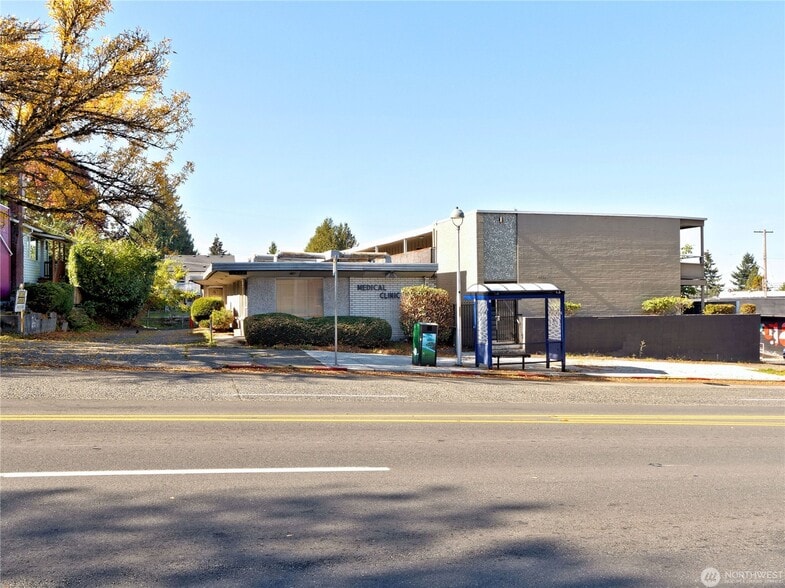 6517 35th Ave SW, Seattle, WA for sale - Building Photo - Image 2 of 11