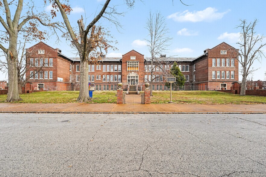 4025 Sullivan Ave, Saint Louis, MO à vendre - Photo du bâtiment - Image 2 de 8