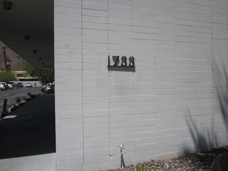 1733 N Palm Canyon Dr, Palm Springs, CA for sale - Building Photo - Image 1 of 35