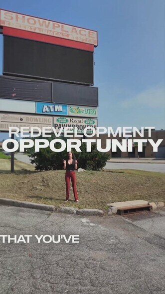 SHOWPLACE CENTER portefeuille de 2 propriétés à vendre sur LoopNet.ca - Vidéo sur l’inscription commerciale - Image 2 de 19