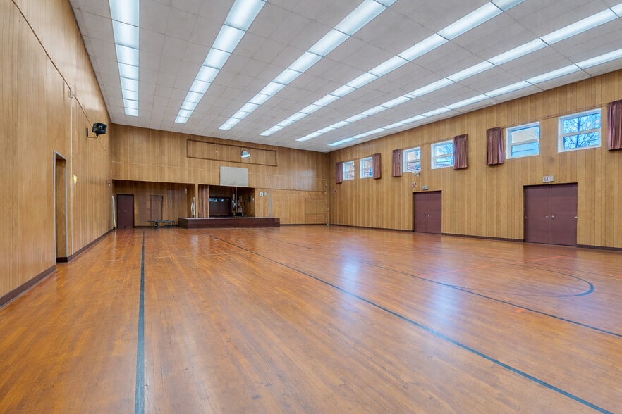 2610 Bergenline Ave, Union City, NJ for lease - Primary Photo - Image 1 of 35